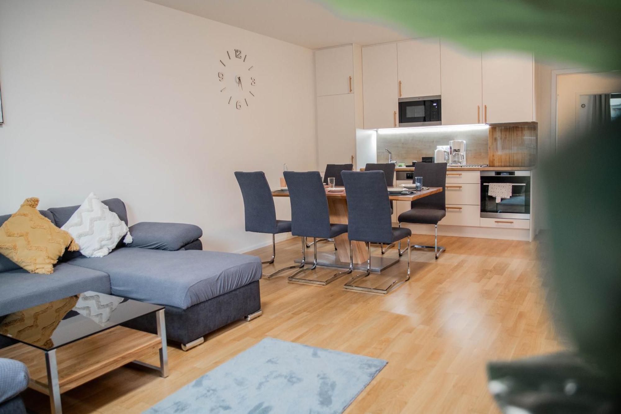Newly Built Apartment With Balcony, Ac And Free Indoor Garage Prague Exterior photo